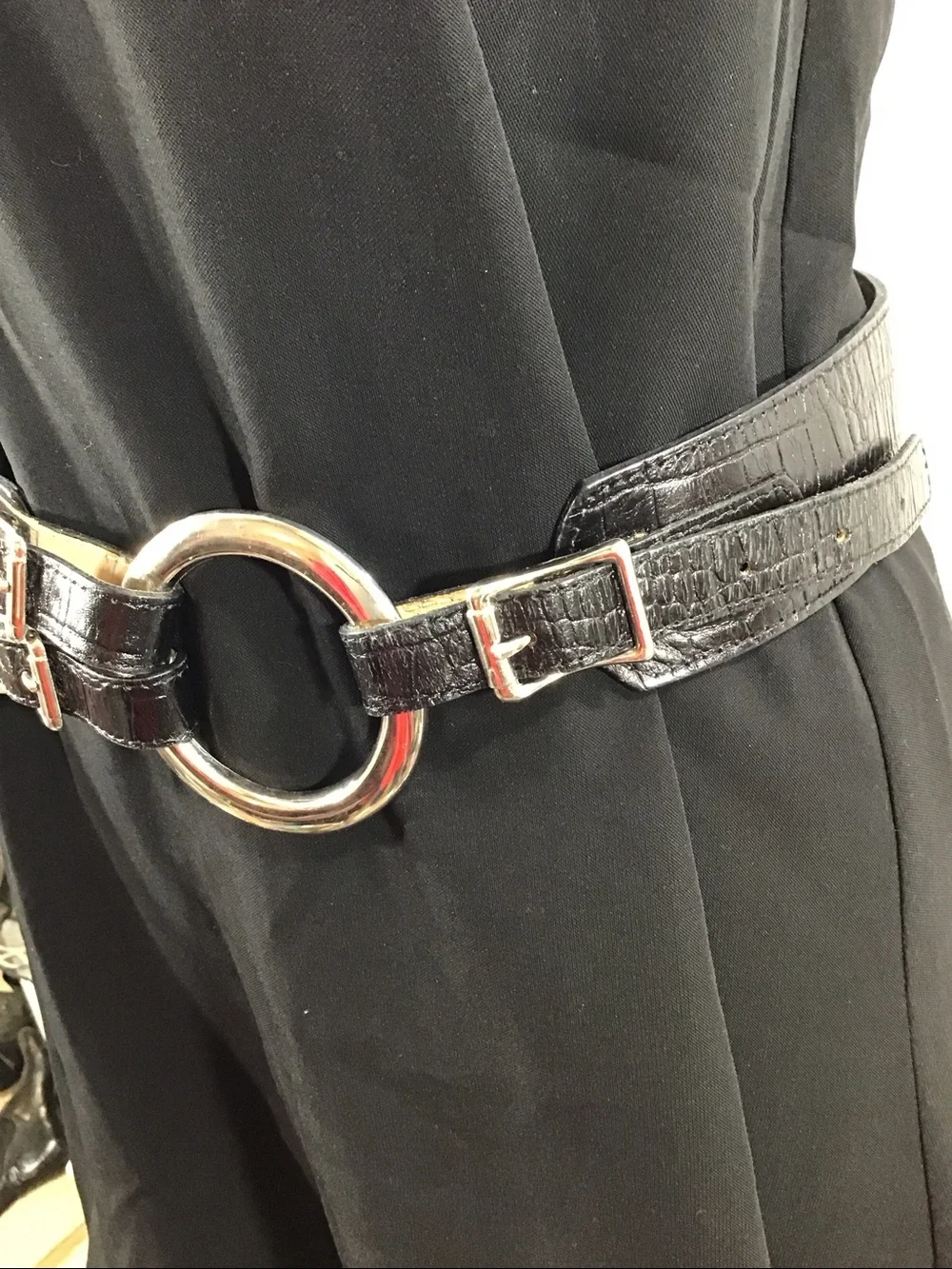 Vintage Cache Luxe croc embossed Black leather Wide Circle dbl Buckle Waist Belt